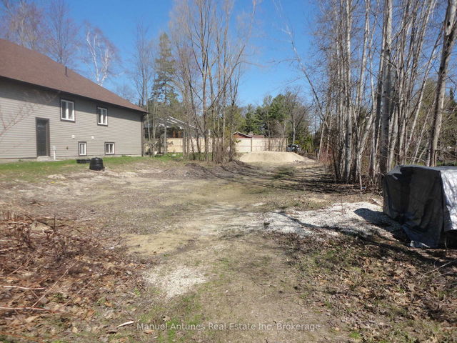 40 Iris Drive