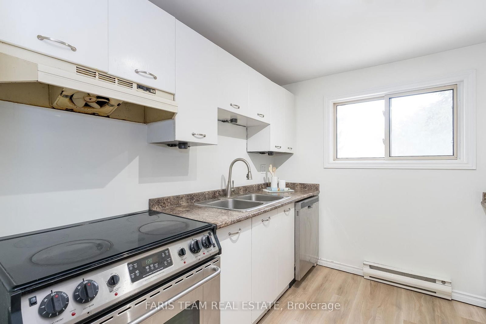Townhouse for sale at 6 Pheasant Trail, Barrie, Ardagh, L4N 6W4 - MLS: S12113793