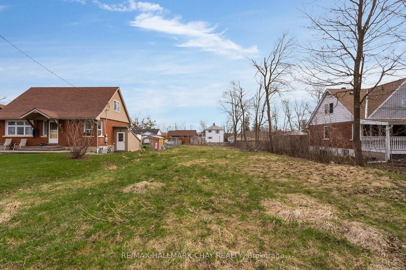 147 Peel St, Barrie, L4M 3L7 | Image 2