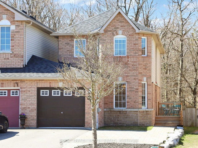 98 Hawthorne Crescent