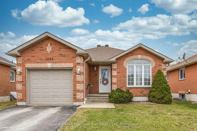 1085 Whitney Crescent