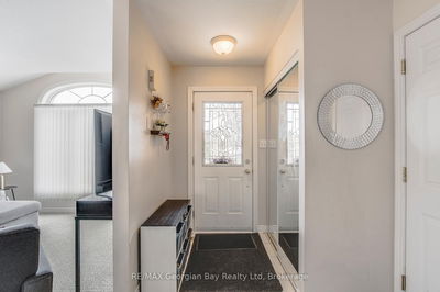 1085 Whitney Cres, Midland - Midland image-0-2