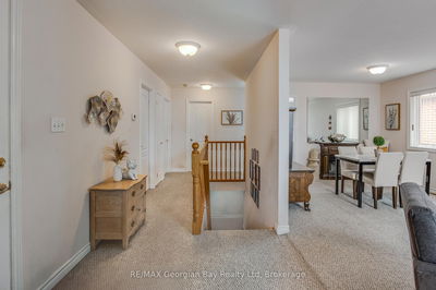 1085 Whitney Cres, Midland - Midland image-0-3