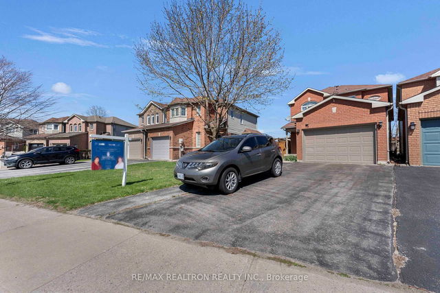 34 Aikens Crescent