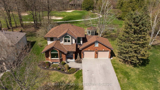 50 Fairway Crescent