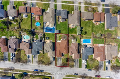 32 Brown St, Barrie - Holly image-0-3