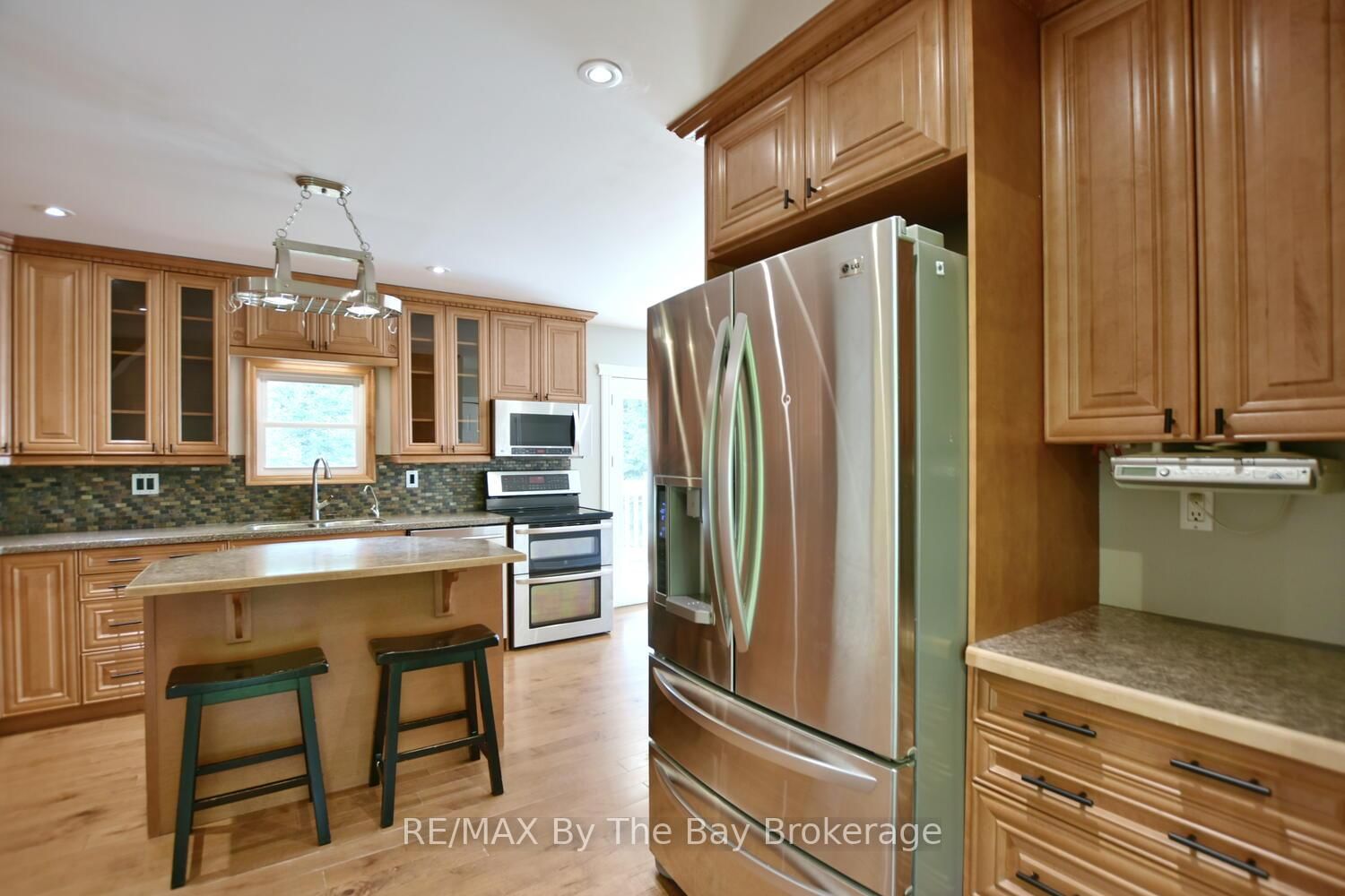 Listing Image 6