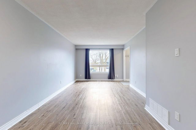Upper - 25A College Crescent