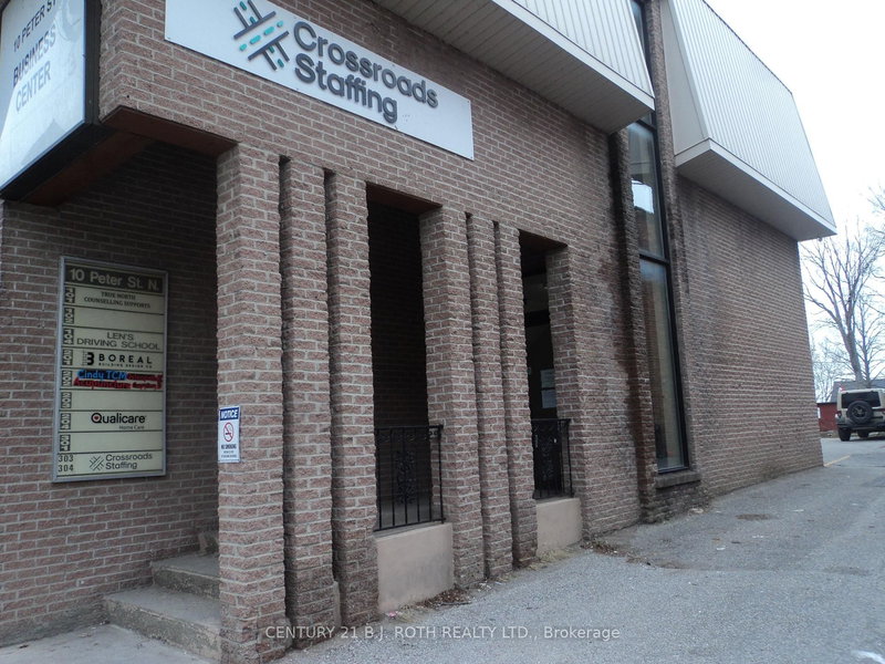 10 Peter St N, Orillia, L3V 4Y7 | Image 2