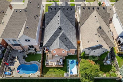 60 Westminster Circ, Barrie - Innis-Shore image-0-2