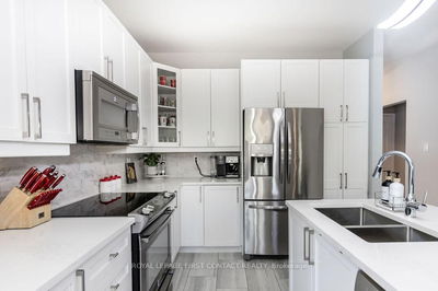 60 Westminster Circ, Barrie - Innis-Shore image-0-4
