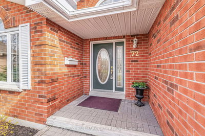 72 Columbia Rd, Barrie - Holly image-0-2