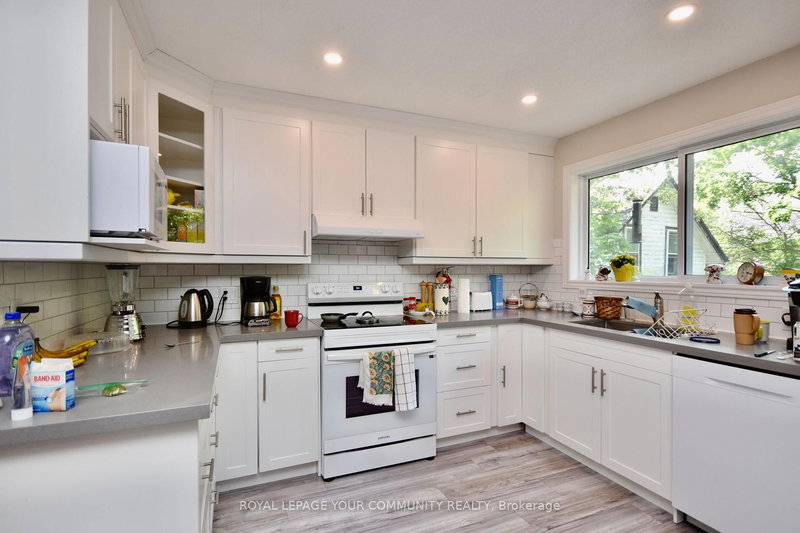 246 Mississauga St W, Orillia, L3V 3B5 | Image 2