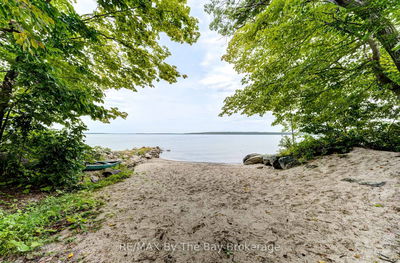 1584 Champlain Rd, Tiny - Rural Tiny image-0-2