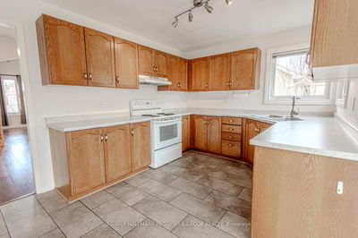 70 Hurst Dr, Barrie - Bayshore image-0-4