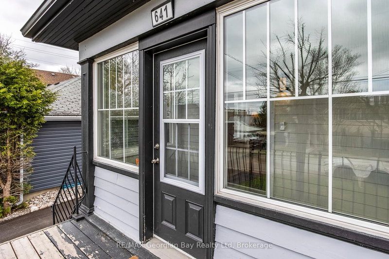 641 Bay St, Midland, L4R 1L8 | Image 2