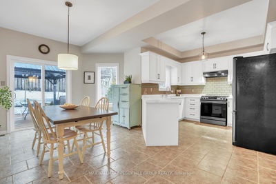 15 Black Ash Tr, Barrie - Ardagh image-0-4