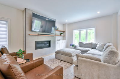 61 Muirfield Dr, Barrie - Holly image-0-3