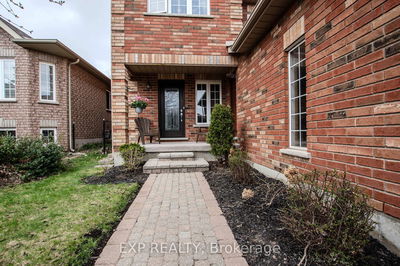 228 Mapleton Ave, Barrie - Holly image-0-3