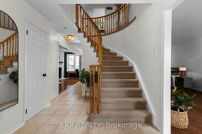 255 Hickling Tr, Barrie - Grove East image-0-2