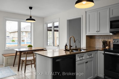 255 Hickling Tr, Barrie - Grove East image-0-4