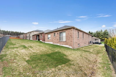 1 Revol Rd, Penetanguishene - Penetanguishene
