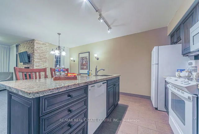 2208 - 90 Highland Drive