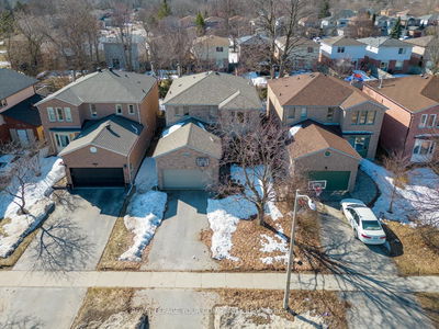 391 Hickling Tr, Barrie - Grove East