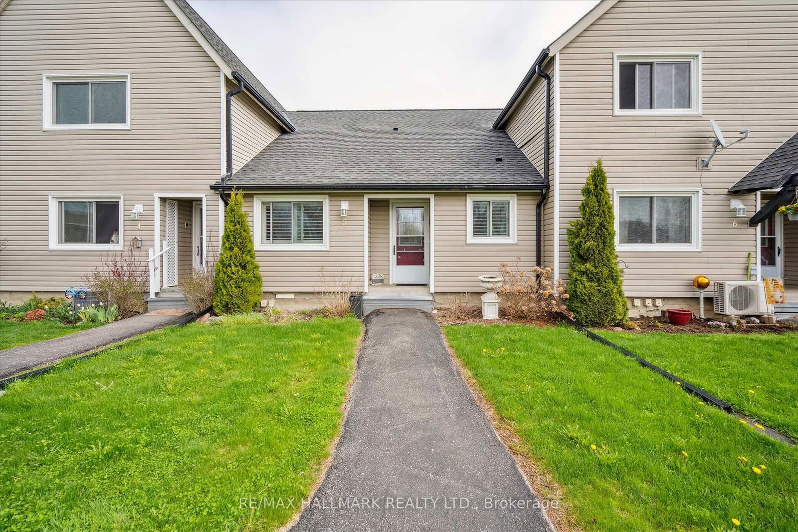 Townhouse for sale at 5-51 Laguna Pkwy, Ramara, Brechin, L0K 1B0 - MLS: S12133071