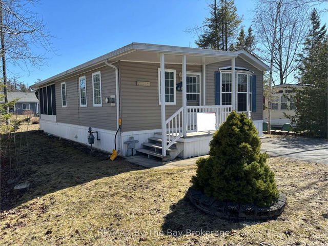 60 Topaz Street