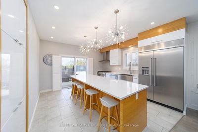 41 THRUSHWOOD Dr, Barrie - Holly image-0-3