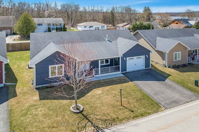 18 Grew Cres, Penetanguishene - Penetanguishene
