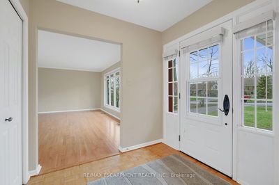 182 LAWRENCE Ave, Orillia - Orillia image-0-4
