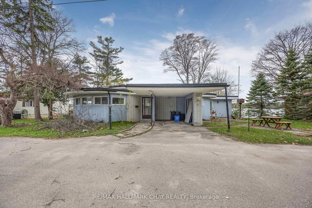 4 Lakeshore Road