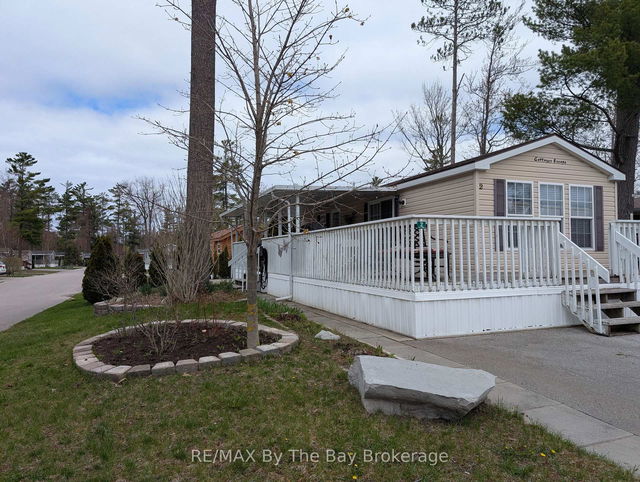 2 WHITE PINES Trail