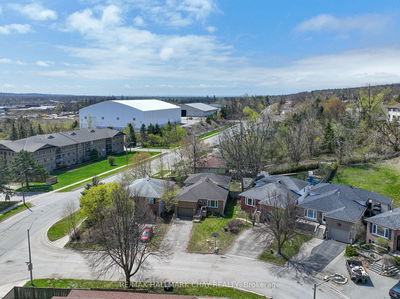 40 Engel Cres, Barrie - Letitia Heights image-0-4