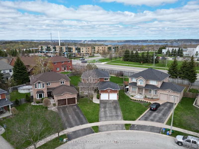 32 Prince George Cres, Barrie - Innis-Shore image-0-2