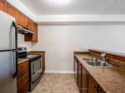 Unit 18 — 43 Coulter St, Barrie - Sunnidale image-0-4