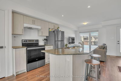 61 Fairlane Ave, Barrie - Painswick South image-0-1