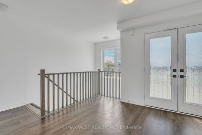 61 Fairlane Ave, Barrie - Painswick South image-0-3