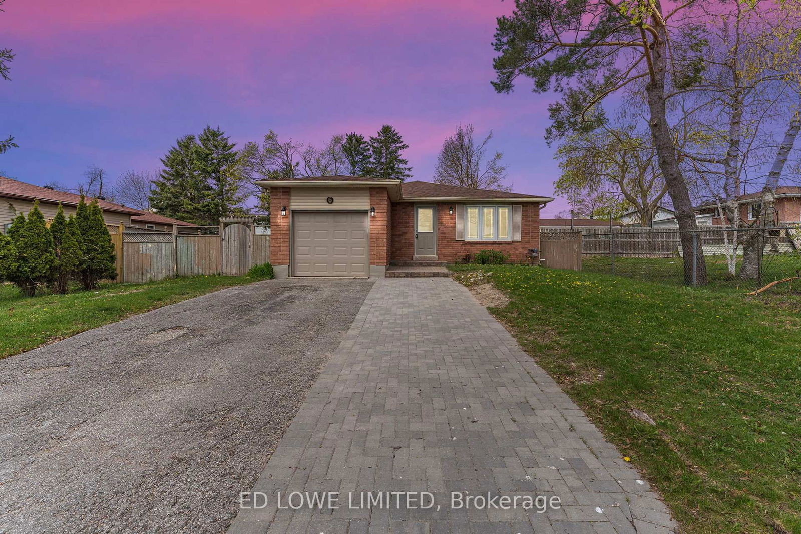 Detached House for sale at 6 Argyle Road, Barrie, Sunnidale, L4N 6P9 - MLS: S12138335