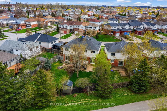 8 Pickett Crescent