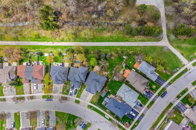 8 Pickett Cres, Barrie - Painswick North image-0-3