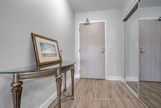 903 - 140 Dunlop Street
