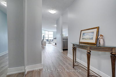 Unit 903 — 140 Dunlop St, Barrie - City Centre image-0-1