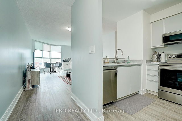 903 - 140 Dunlop Street