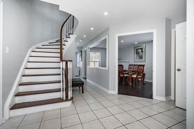 176 Dean Ave, Barrie - Painswick South image-0-3