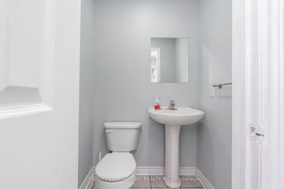 176 Dean Ave, Barrie - Painswick South image-0-4