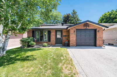 49 Ridgeway Ave, Barrie - Allandale Heights image-0-1