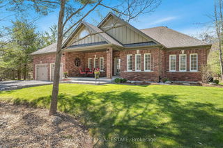 4 Topaz Court